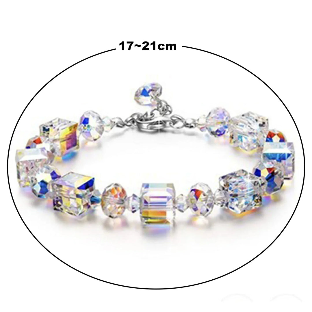Rundes Damen Armband aus glänzenden Kristallen, kubisch facettiert. Vielseitiger Silberschmuck für Damen.