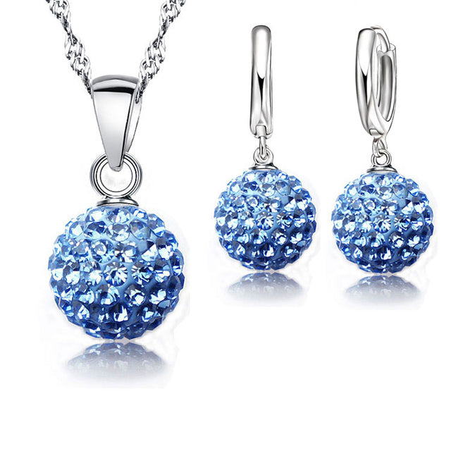 Funkelndes Kristall Schmuckset für Damen in Silber, perfekt als Party- oder Abendschmuck, inkl. Ohrringe & Kette.