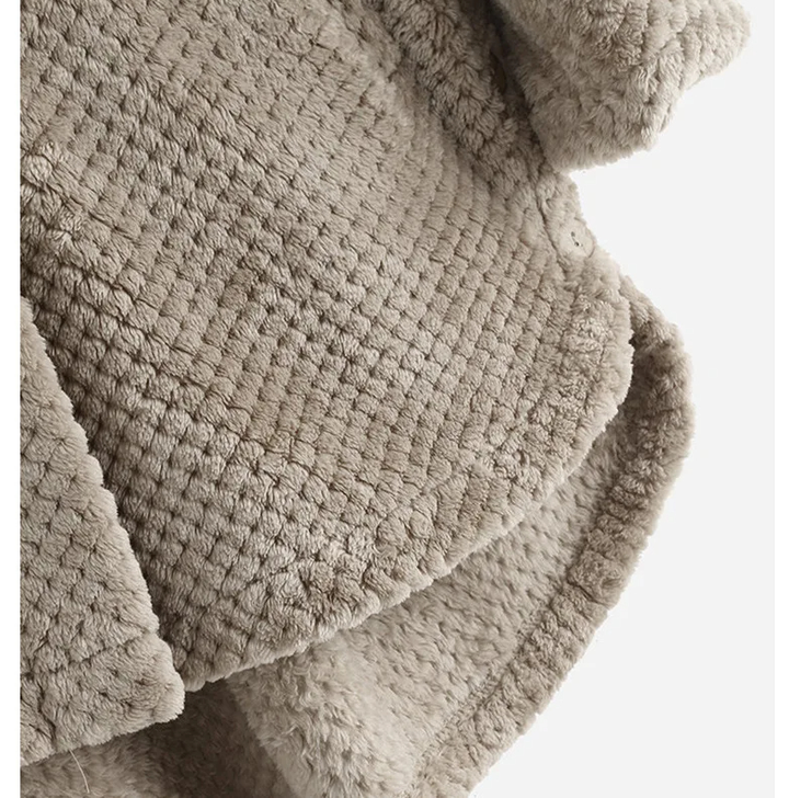 Hochwertiger Damen Wintermantel Übergröße, mit Kapuze, warm und modisch für den Winter.