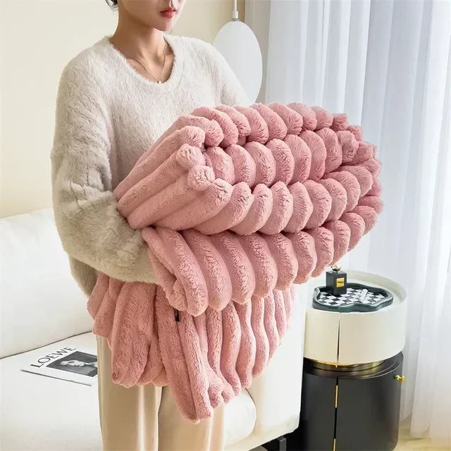 Perfekte Geschenkidee: Weiche Plüschdecke für Zuhause. Eine warme und gemütliche Kuscheldecke für jeden Anlass.