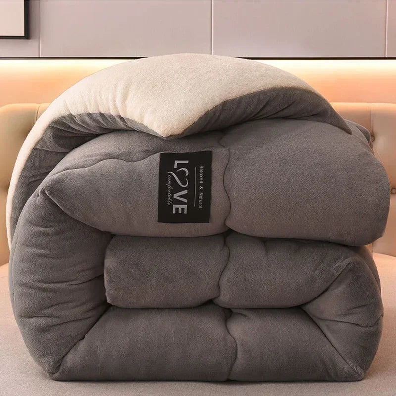 Warme Flanell-Fleece-Woll-Decke. Die weiche Kuscheldecke ist ideal für gemütliche Abende zuhause.