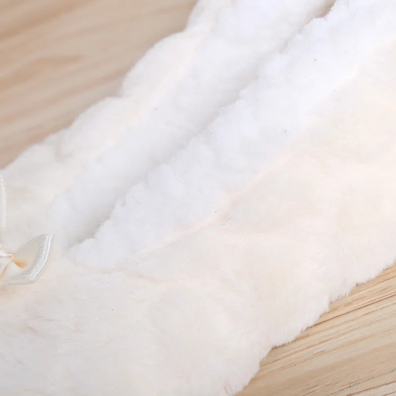 Rutschfeste Damen Winter Slipper, kuschelig und warm, für ein sicheres Gefühl zuhause.