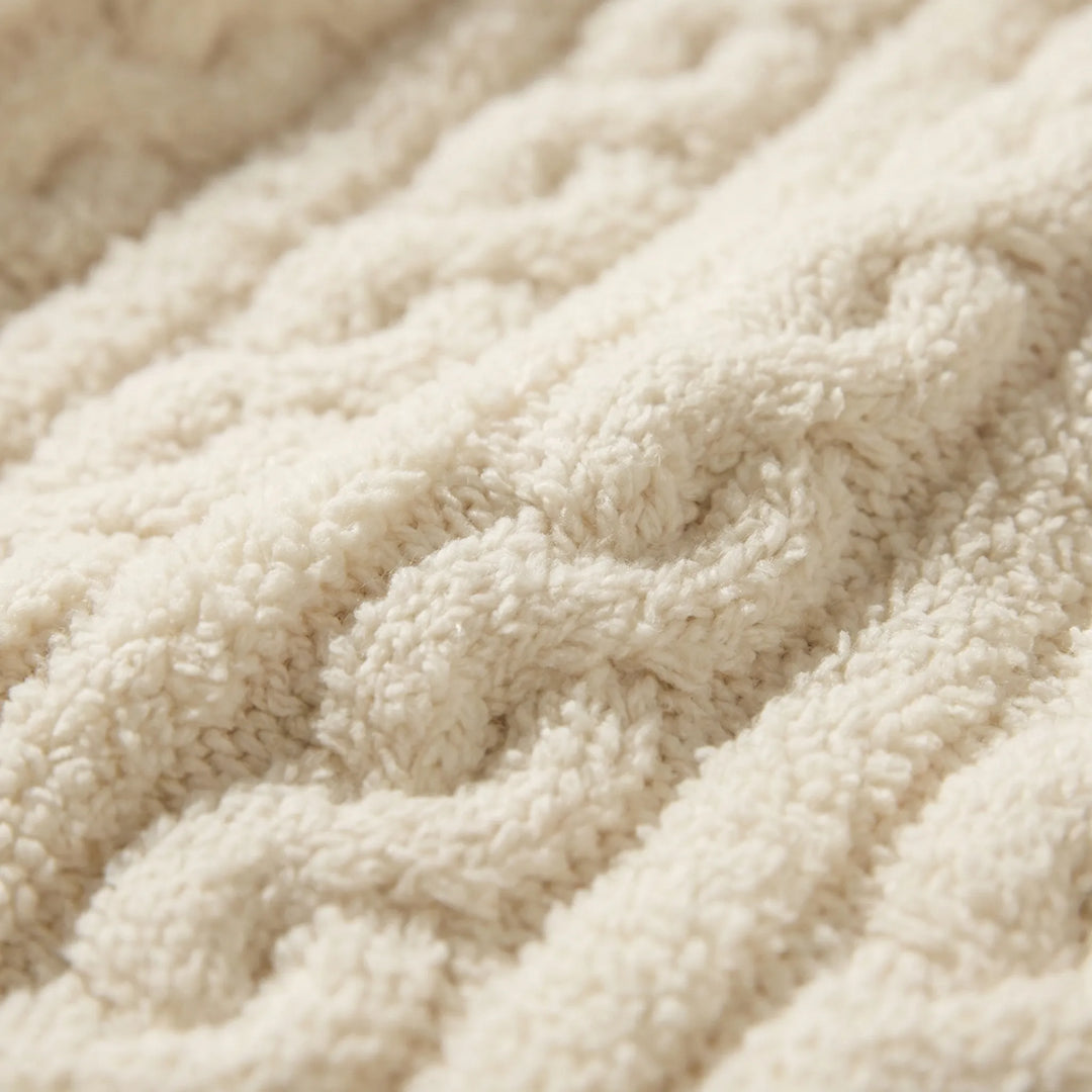 Warmer Damen Langarm Schlafanzug Amy, kuschelig & gemütlich, perfekt für kalte Winterabende.