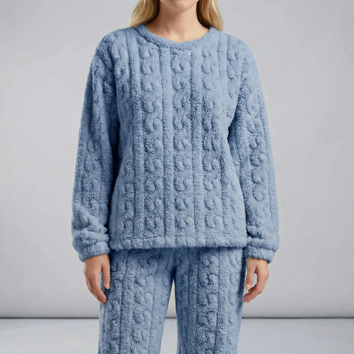 Traumhaft weiches Damen Langarm Pyjama Set Amy für höchsten Komfort und entspannte Stunden.