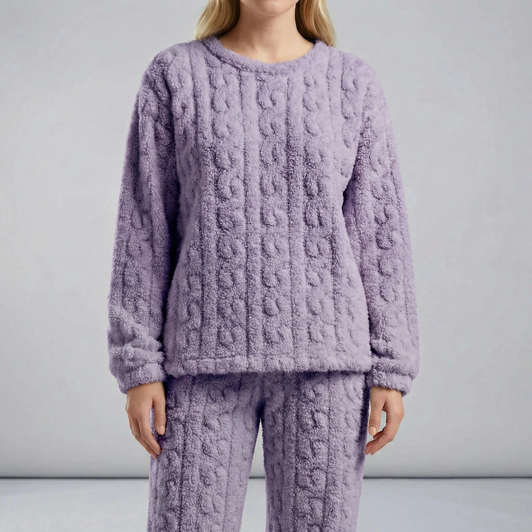 Modernes Damen Langarm Schlafanzug Set Amy, kuschelig & warm, perfekt für gemütliche Winternächte.