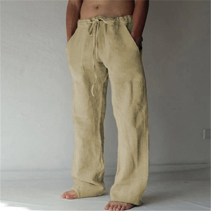 Moderne weite Herrenhose, atmungsaktiv und lässig, perfekt für warme Temperaturen und Urlaub.