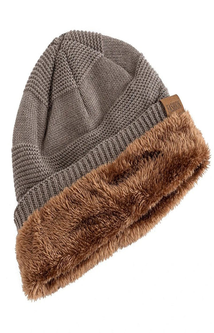 Stylische Unisex Strickmütze "Imogen" im Slouchy-Design für lässigen Look. Ideal für kalte Tage.