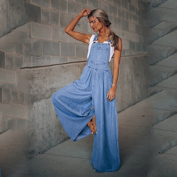 Bequemer Damen Denim Jumpsuit, ideal für Frühling und Sommer. Lässiger Jeans-Overall mit modernem Jeanslook.