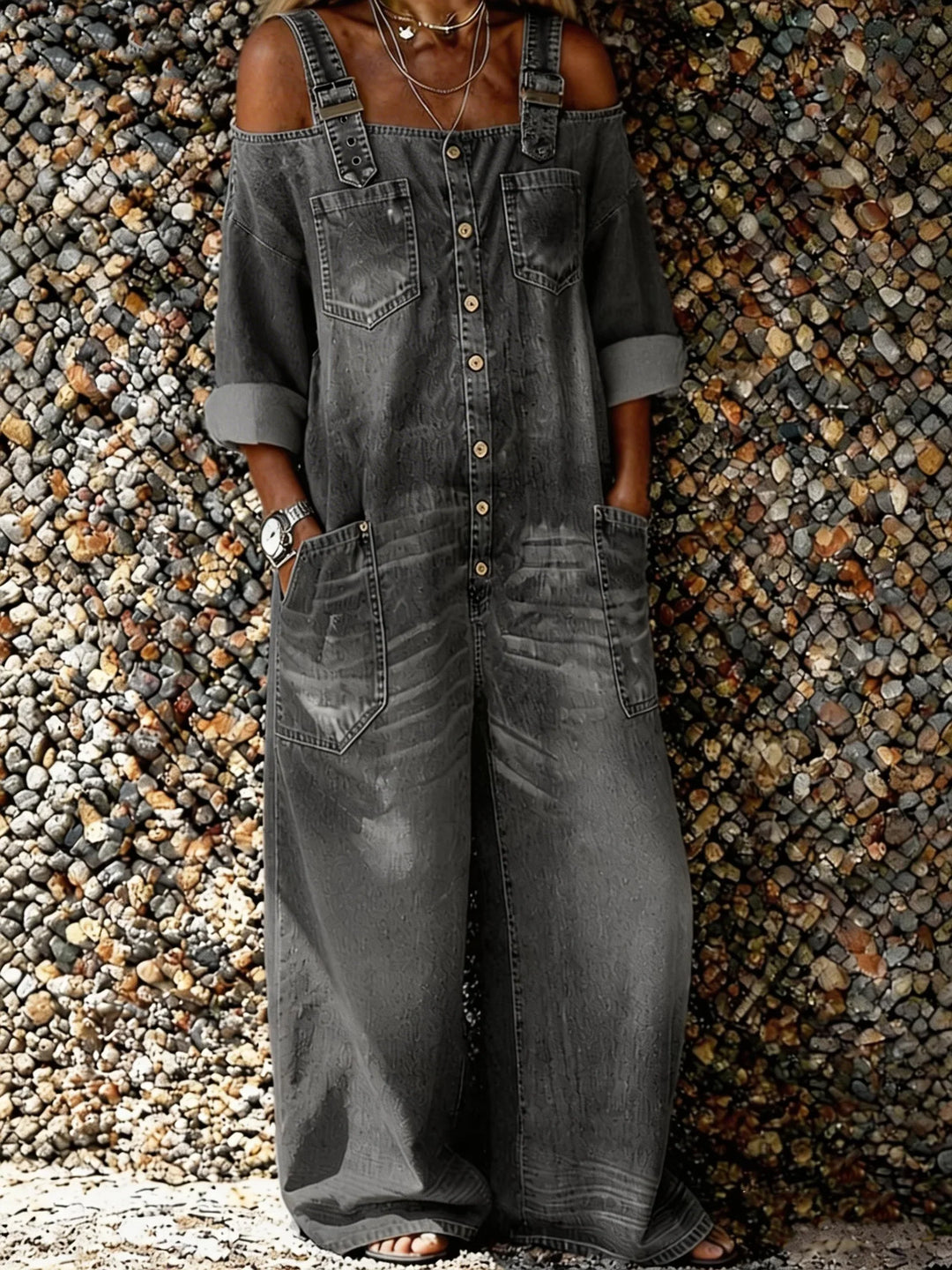 Bequemer Damen Jumpsuit mit verstellbaren Schulterriemen, lockerer Passform und modischem Design für Freizeitmode.