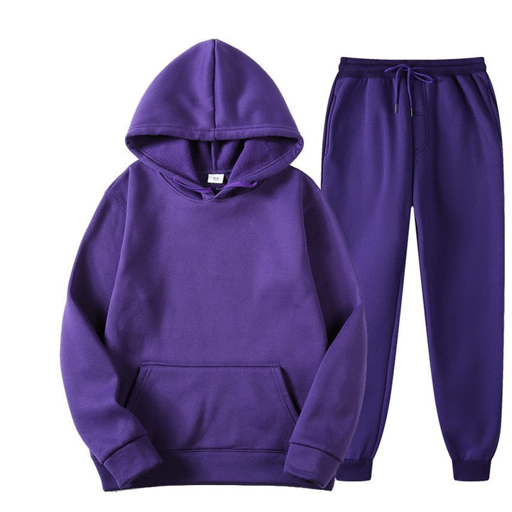 Entspannter Herr im Senn Jogger Outfit. Ideale Alltagskleidung mit hohem Komfort für jeden Mann.