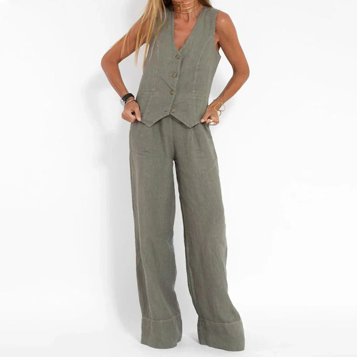 Komfortables Damen Blazer Set für Frühjahr/Sommer. Lässiger Zweiteiler mit weiter Hose und ärmellosem Blazer.