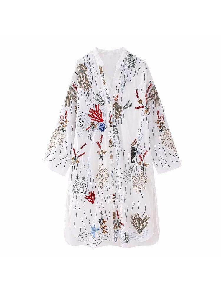 Lässiges Damen Hemdkleid mit lockerem Schnitt. Elegant & bequem für Alltag und Büro. Moderner Stil für Frühling & Sommer.