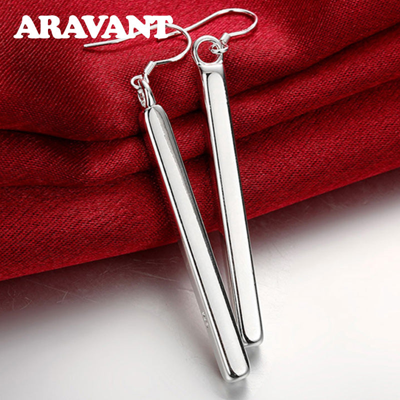 Elegante Damen-Linienohrringe aus 925er Sterlingsilber im modernen minimalistischen Design.