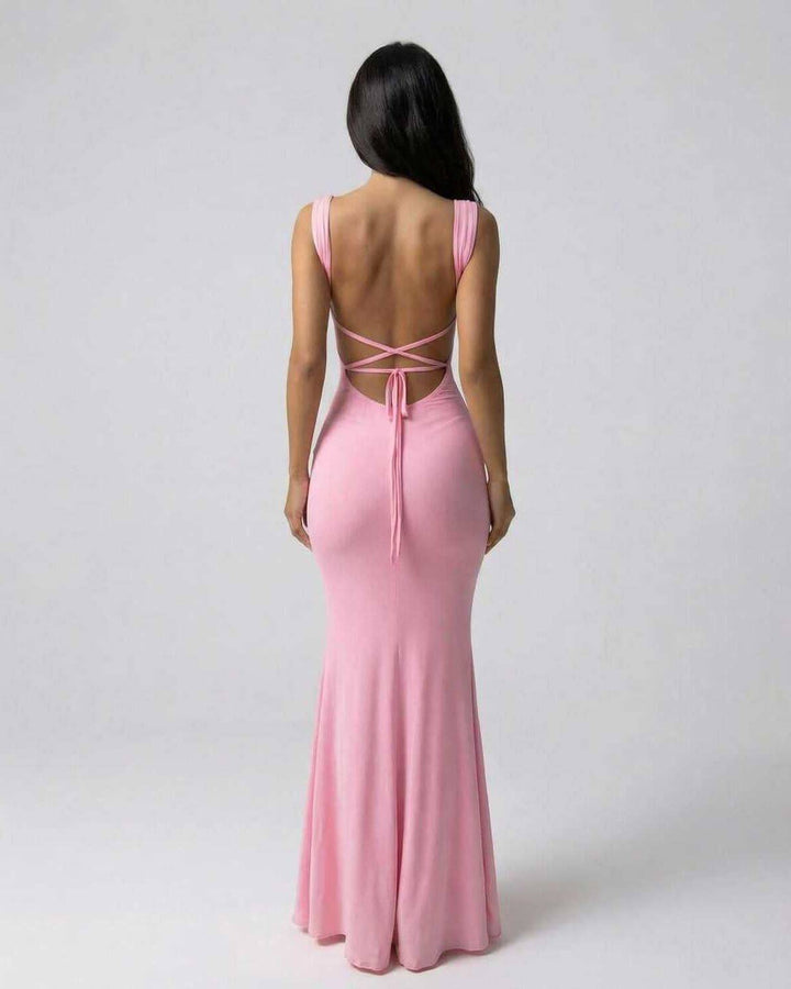 Elegantes figurbetontes rosa Maxikleid für Damen, ärmellos, perfekt für Parties & Events.