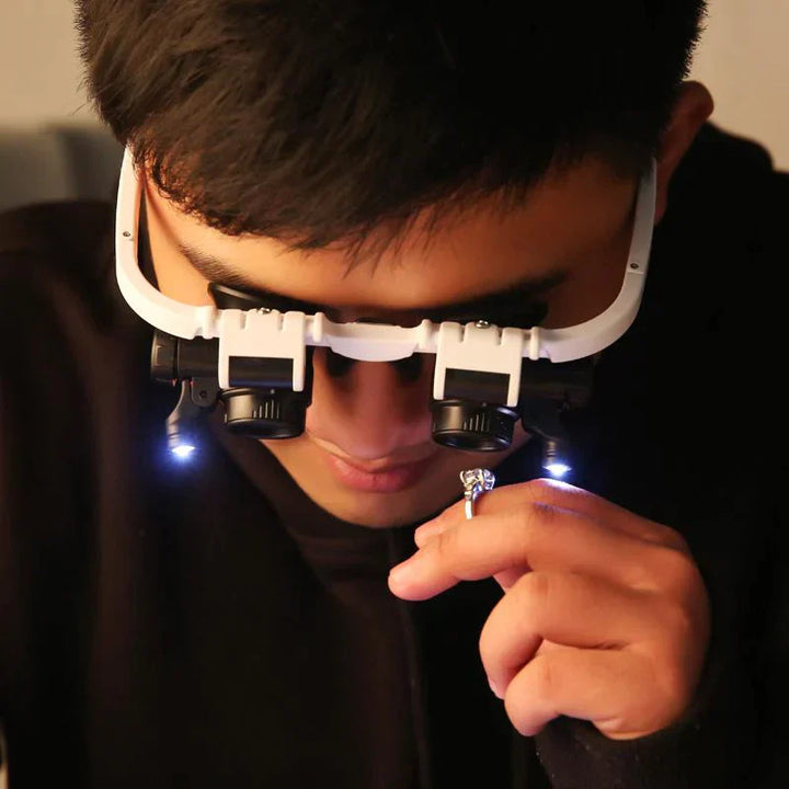 Freihändige LED Brillenlupe. Beleuchtet und vergrößert für Uhrmacher, Elektronikreparatur & Schmuckprüfung.