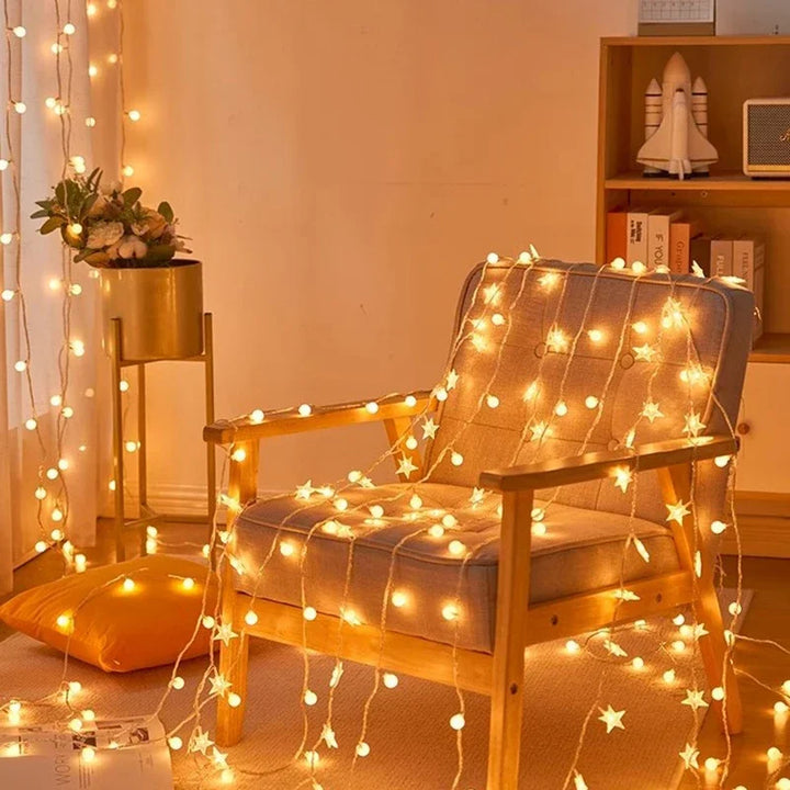 LED Lichterkette für gemütliche Dekoration, drinnen & draußen, schafft magisches Ambiente & Stimmungslicht.