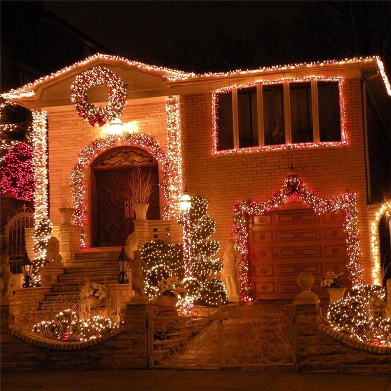 Leuchtende LED Lichterkette schafft gemütliche Weihnachtsatmosphäre & Ambiente im Innenbereich.
