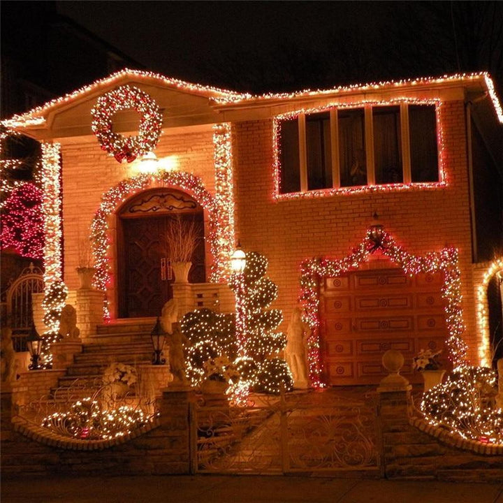 Leuchtende LED Lichterkette schafft gemütliche Weihnachtsatmosphäre & Ambiente im Innenbereich.