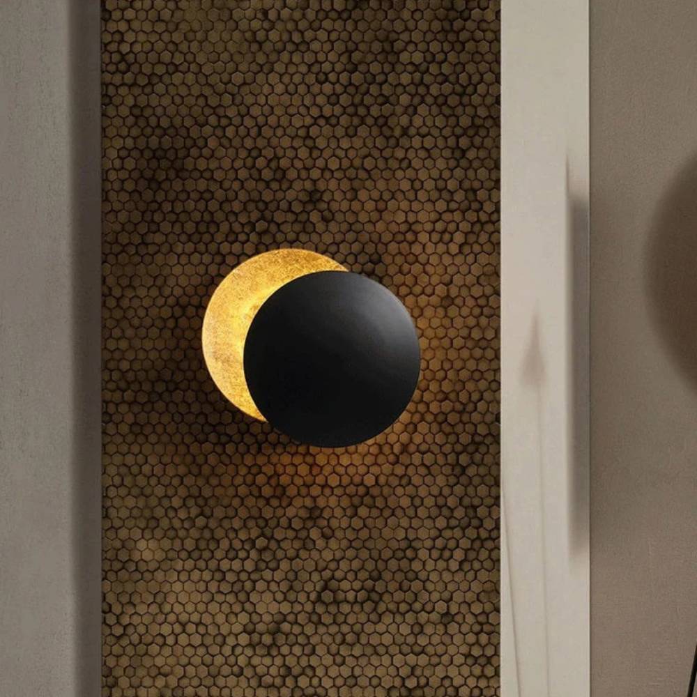 LED Mondlicht Wandlampe für magische Atmosphäre. Moderne, dekorative Wandleuchte für Wohnzimmer.