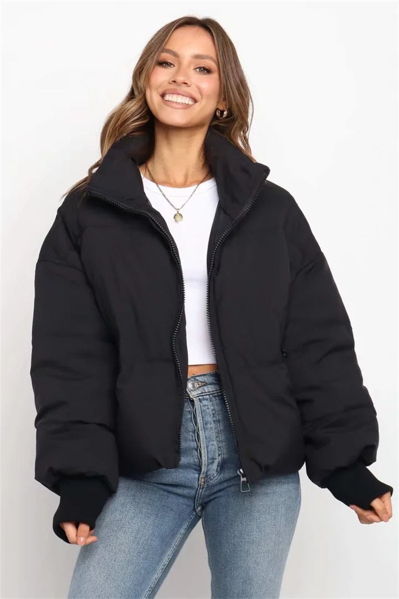 Stilvolle Damen Pufferjacke Sofia in Schwarz, eine modische Wahl für jede Saison und Damenmode.