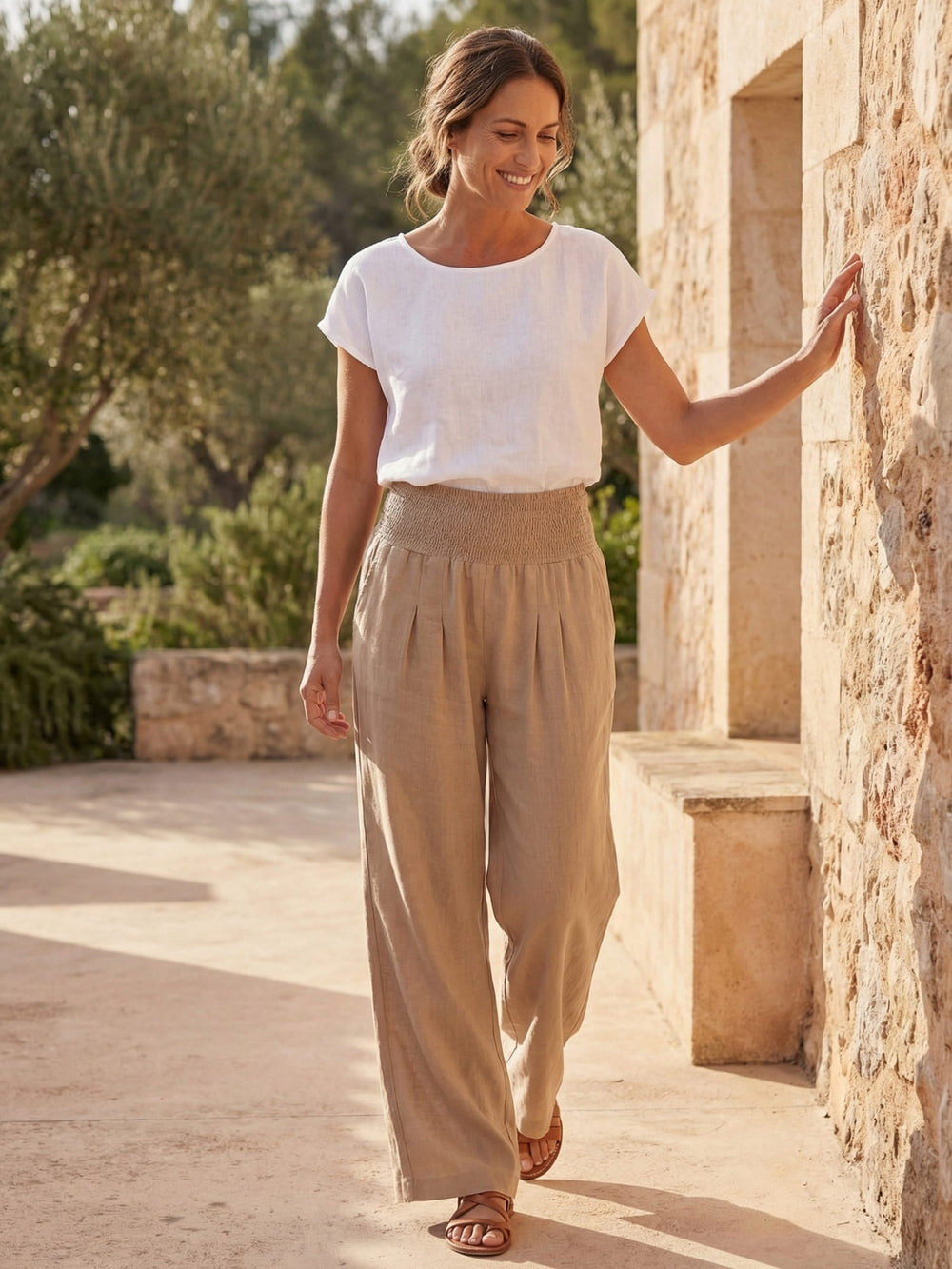 Bequeme Damen Freizeithose mit weitem Bein, ideal für den Sommer, luftig und angenehm.