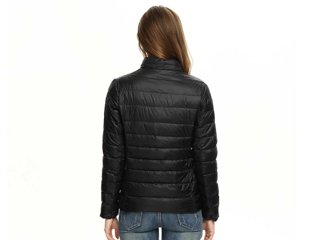 Komfortable, federleichte Damen Steppjacke "Alina", ideal als warme Übergangsjacke für den Alltag.