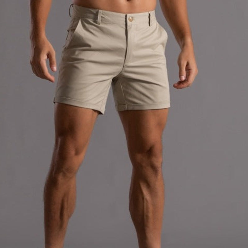 Leichte Herren Chino-Shorts für den Sommer, bequem und stilvoll. Ideal für Freizeit und Alltag.