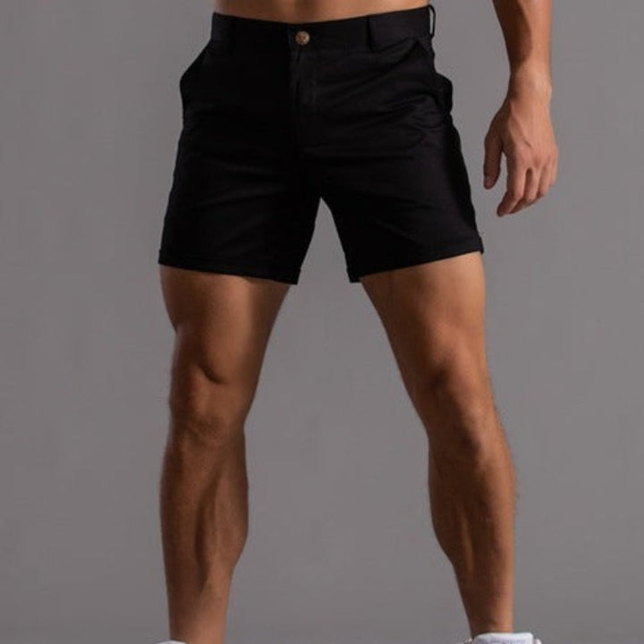 Stilvolle Herren Chino-Shorts in modernem Schnitt, vielseitig kombinierbar für lässige Sommer-Looks.