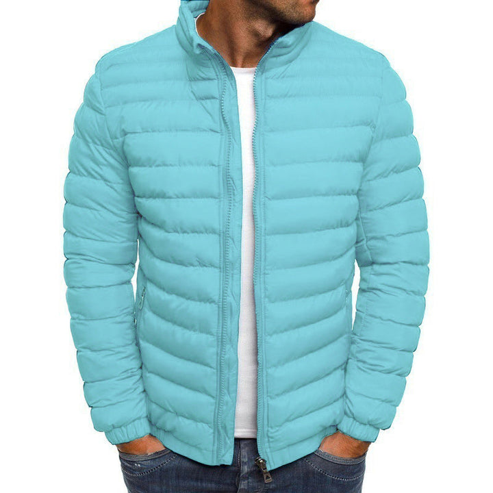 Nahaufnahme der funktionalen Herren Winterjacke Nolan, mit Steppung & modernem Schnitt.