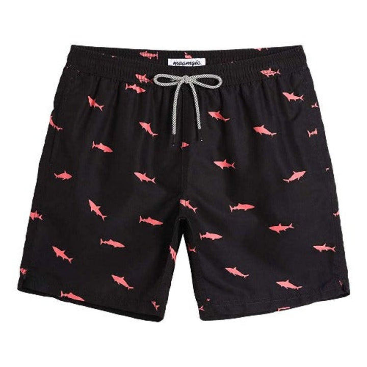 Rückansicht: Moderne Herren Strandshorts. Komfortable Badehose für Sommer, Freizeit & sportliche Aktivitäten am Pool.