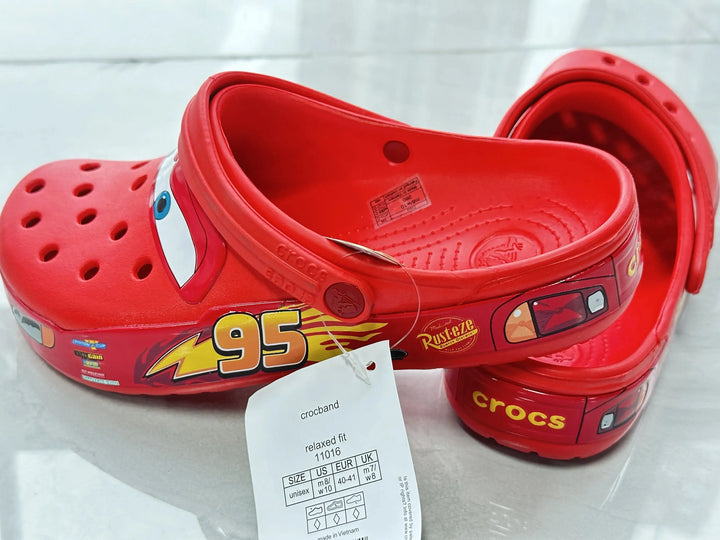 Leichte, schnelltrocknende Kinder Auto Clogs für Spiel und Spaß. Pflegeleichte Sommer- und Gartenschuhe.