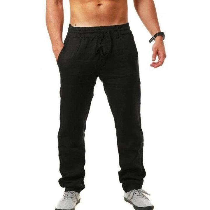 Leichte, stilvolle Herren Sommerhose für warme Tage; atmungsaktive Freizeithose für Komfort und Entspannung.