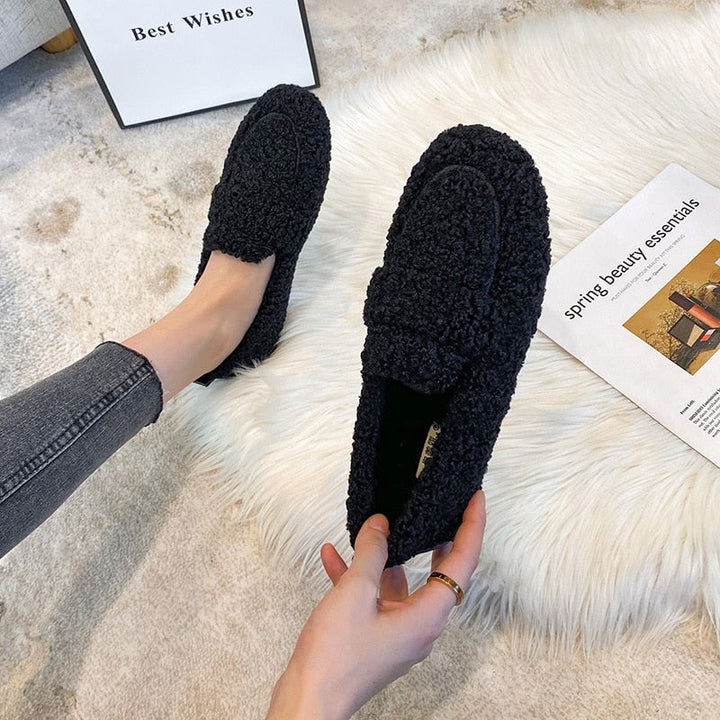 Bequemer Damen Slipper mit Fußgewölbeunterstützung; leichter Komfortschuh für den Alltag.