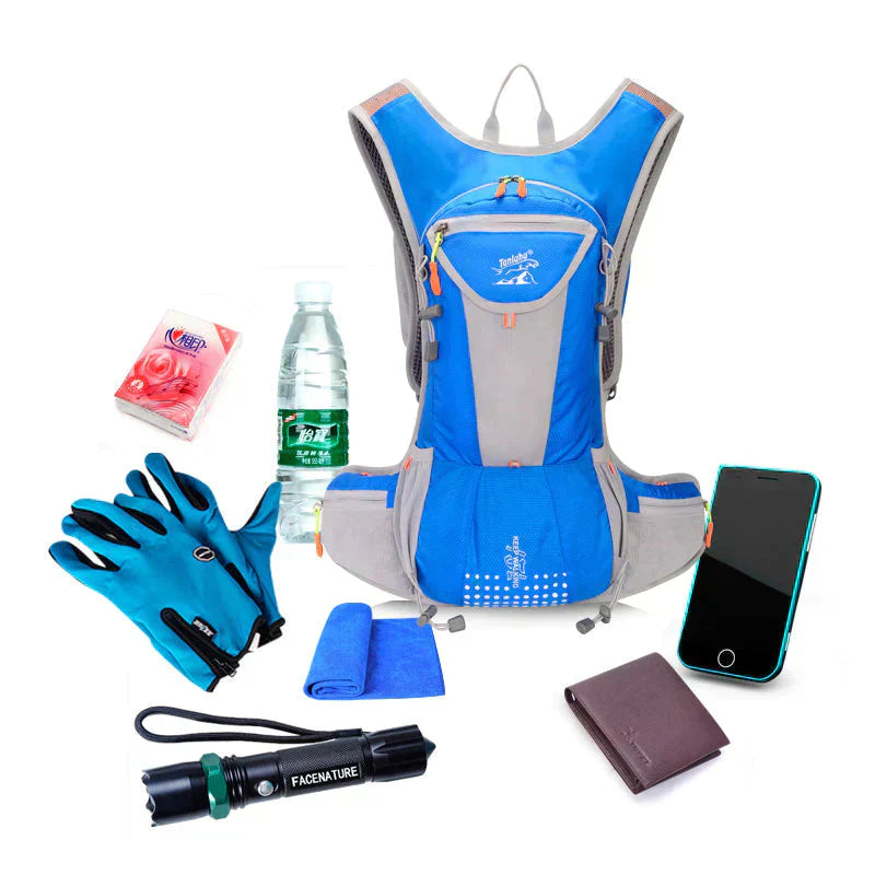 Rückenansicht des ergonomischen Sportrucksacks mit atmungsaktivem Polster & Schultergurten.