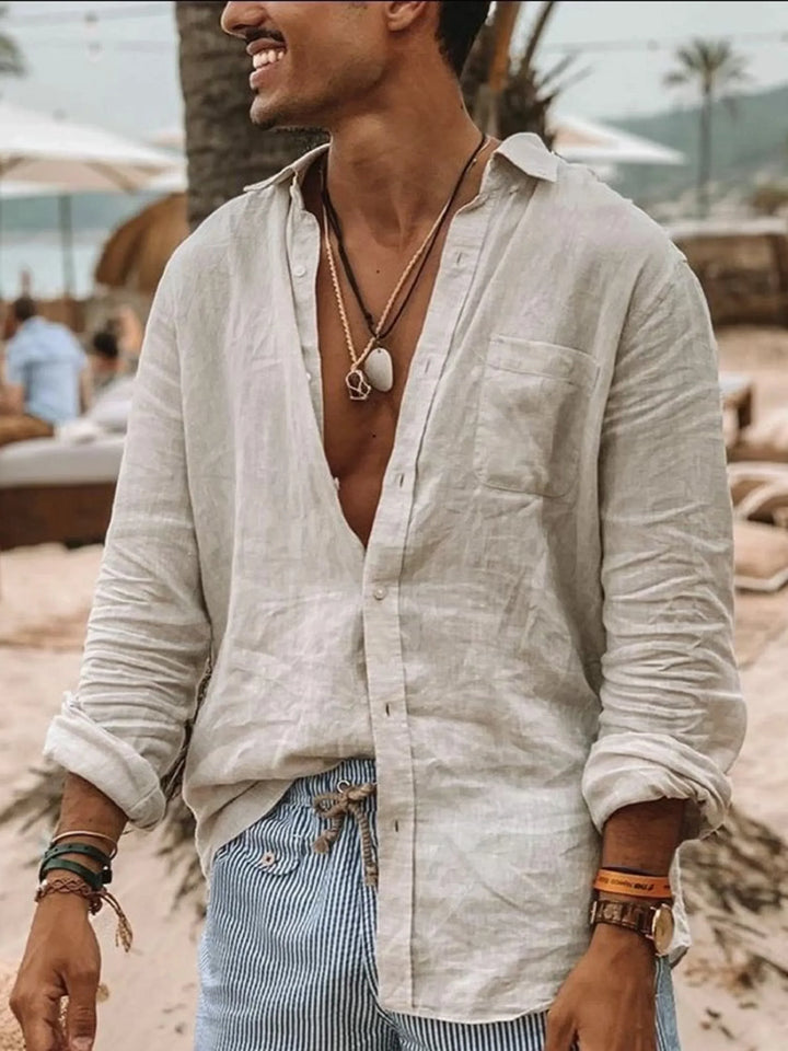 Elegantes Herren-Leinenhemd mit Knopfleiste. Ein luftiges Hemd für den Sommer, vielseitig kombinierbar für jeden Anlass.