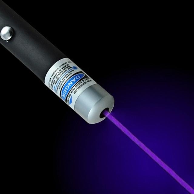 Robuster Laserpointer aus Kupferaluminium, mehrfarbig & langlebig, perfekt für Präsentationen und Outdoor-Aktivitäten.