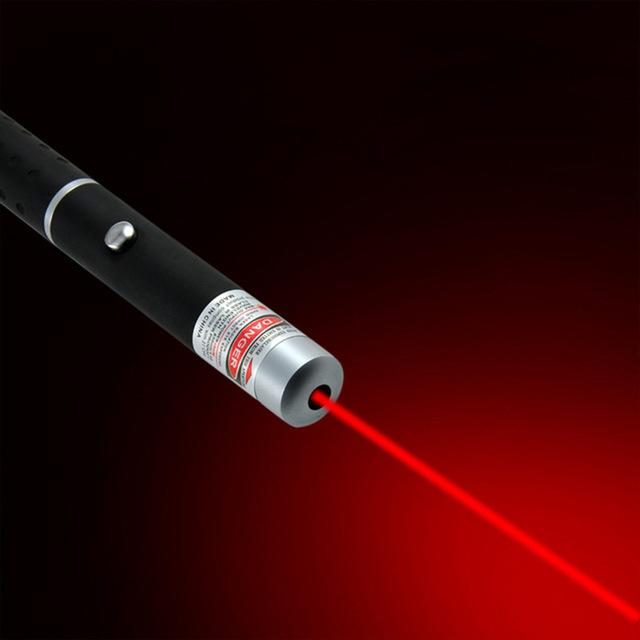 Vielseitiger grüner, roter, lilafarbener Laserpointer für Outdoor-Abenteuer, Präsentationen und Sternbeobachtung.