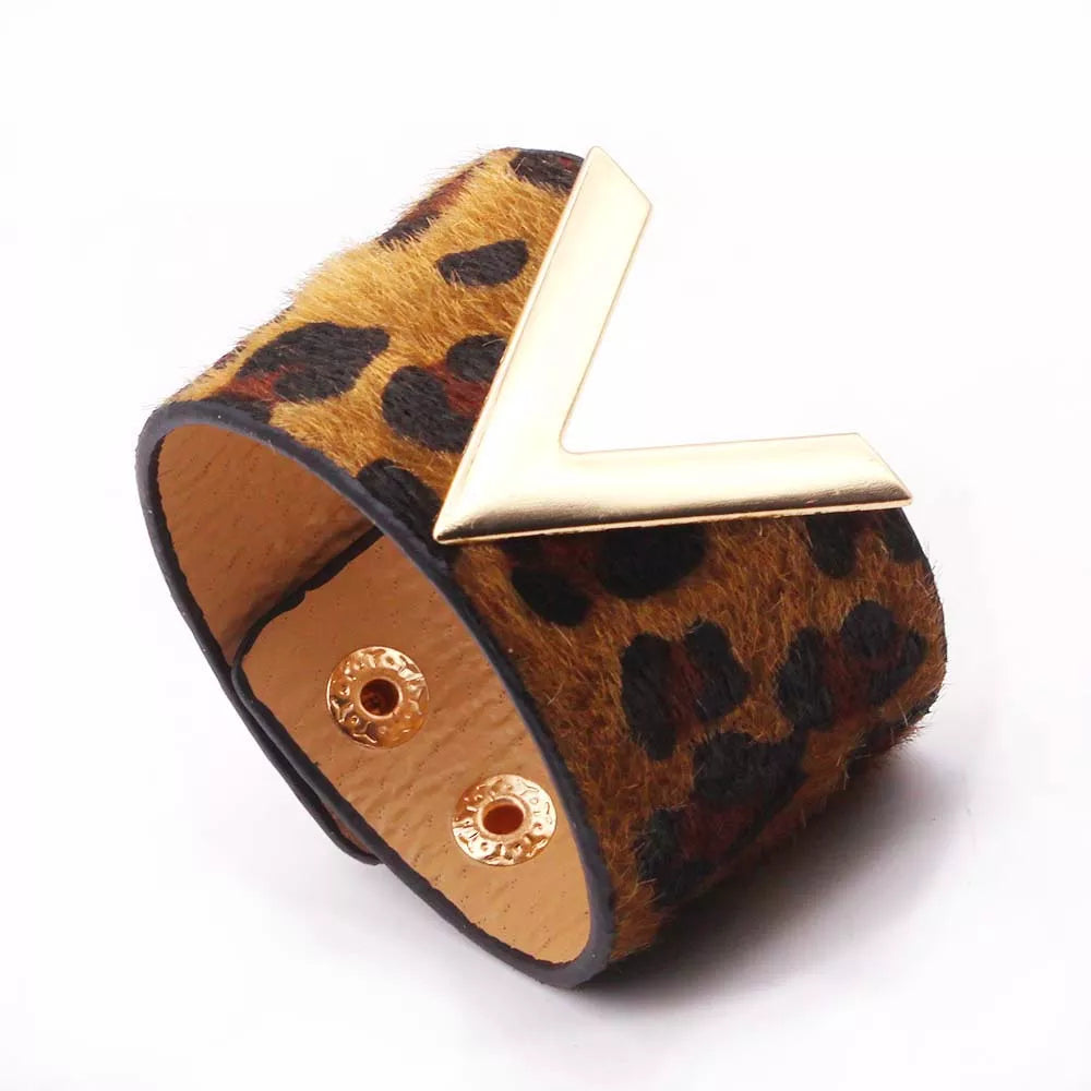 Elegantes Wickelarmband im Leopardenmuster für Damen & Herren, trendiger Schmuck.