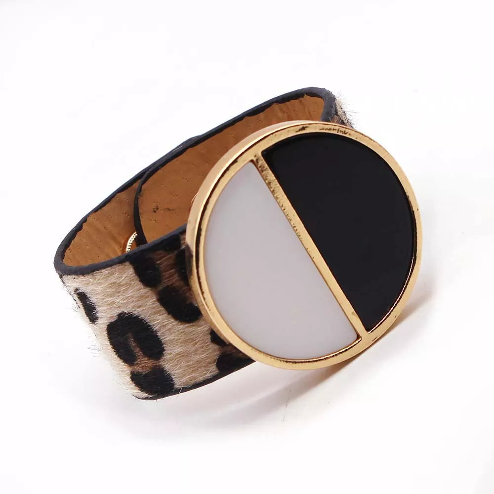 Wildes & elegantes Unisex Armband, Leopardenmuster, mehrfach wickelbar, auffälliger Schmuck.