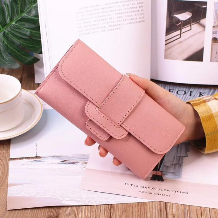 Modernes langes Portemonnaie unisex, minimalistisch, aus hochwertigem Material, perfekt als Accessoire.