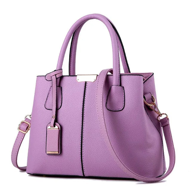 Nahaufnahme: Elegante Damen Handtasche, zeigt feine Textur & Details. Exquisites Design, chic.