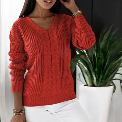 Warmer Damen Langarm-Pullover Carla aus Strick mit Zopfmuster, V-Ausschnitt, perfekt für kühle Tage.