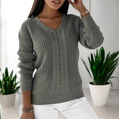 Eleganter Damenpullover Carla mit lockerem Schnitt und V-Ausschnitt, vielseitig für Alltag & Mode.
