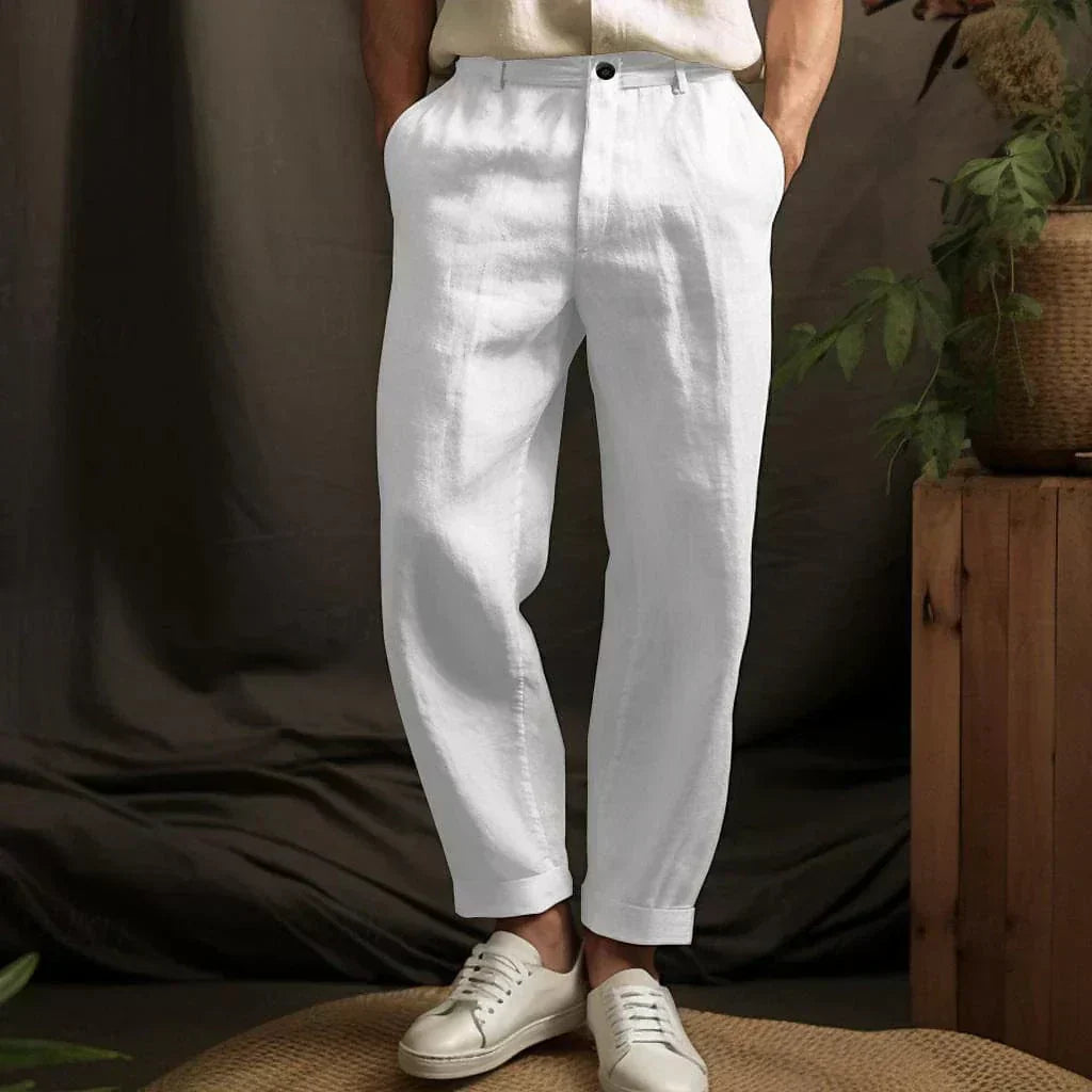 Luftige, gerade geschnittene Herrenhose für entspannte Tage, ideal als Sommer- & Freizeithose.