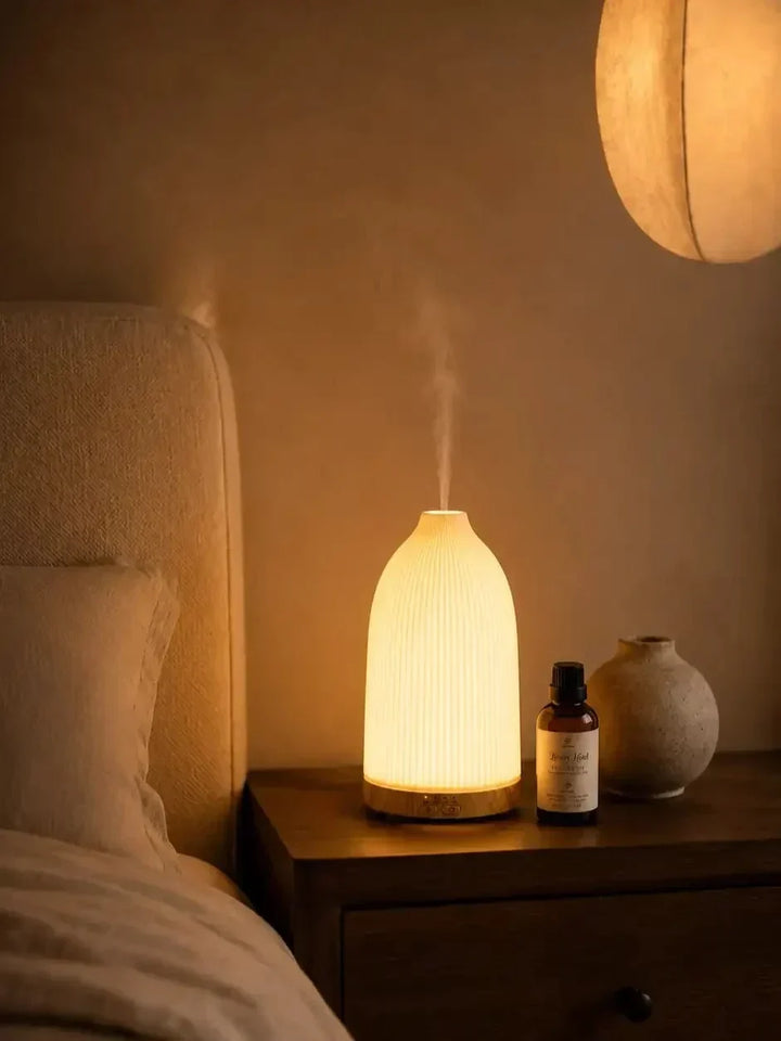 Beruhigender Ultraschall Aroma Diffuser mit Ambientelicht schafft eine entspannte Atmosphäre für Zuhause.