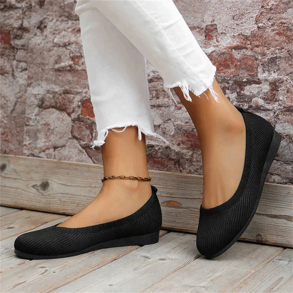 Rückansicht der Lupine Komfortschuhe für Damen, stützende Orthopädie, Slip-On-Design, perfekt für den Alltag.