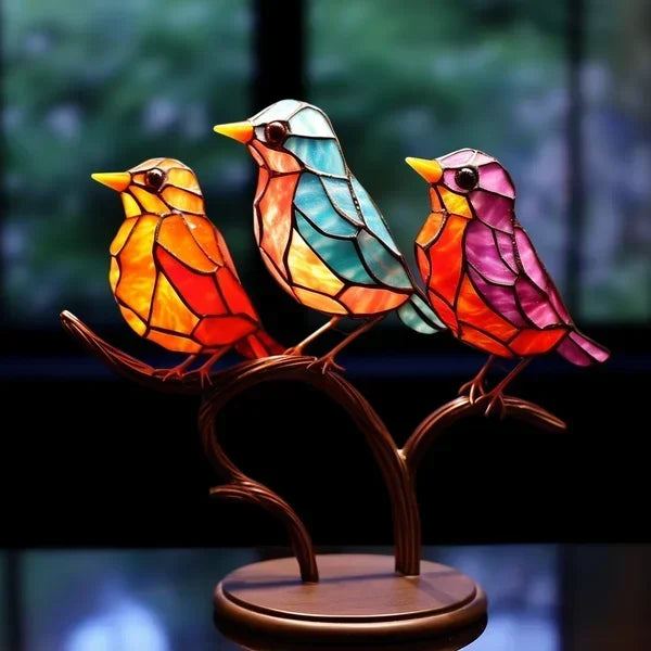 Einzigartige Buntglas Vogelstatue, lebendige Farben, kunstvolle Glasfigur für jede Inneneinrichtung.
