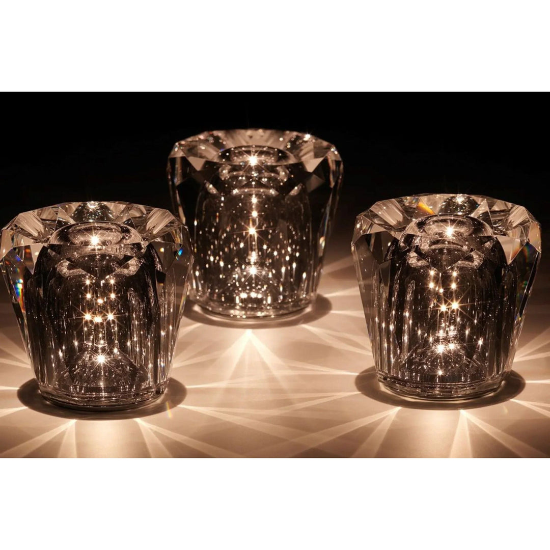 Luxuriöse LED Tischlampe mit Kristall-Diamant-Design, wiederaufladbar für elegantes Ambiente.