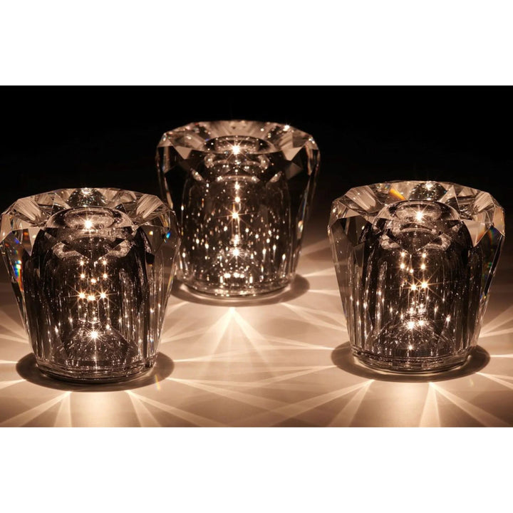 Luxuriöse LED Tischlampe mit Kristall-Diamant-Design, wiederaufladbar für elegantes Ambiente.