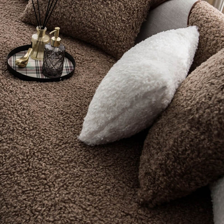 Luxuriöse, warme Fleece-Sofaabdeckung für ein gemütliches Zuhause. Rutschfest und schützend.